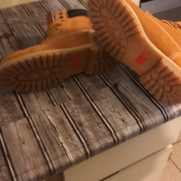 Boots - Picture 3 of 3